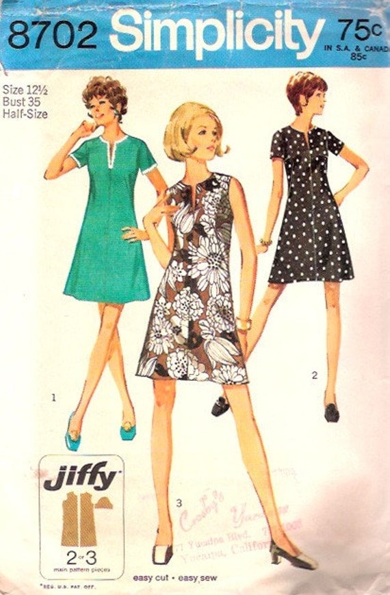 Vintage 1970 Classic A Line Mod Mini Dress Petite 35 bust size 12 1/2 Simplicity 8702