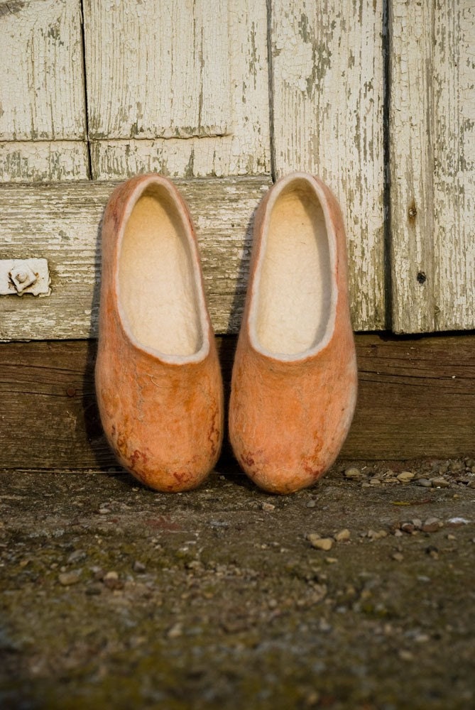 Felted slippers made of softest merino wool ORANGE