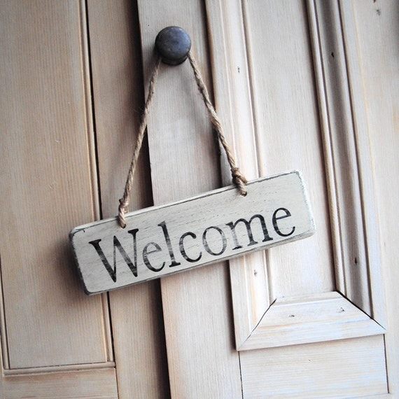 Welcome Sign With Vintage Style Finish