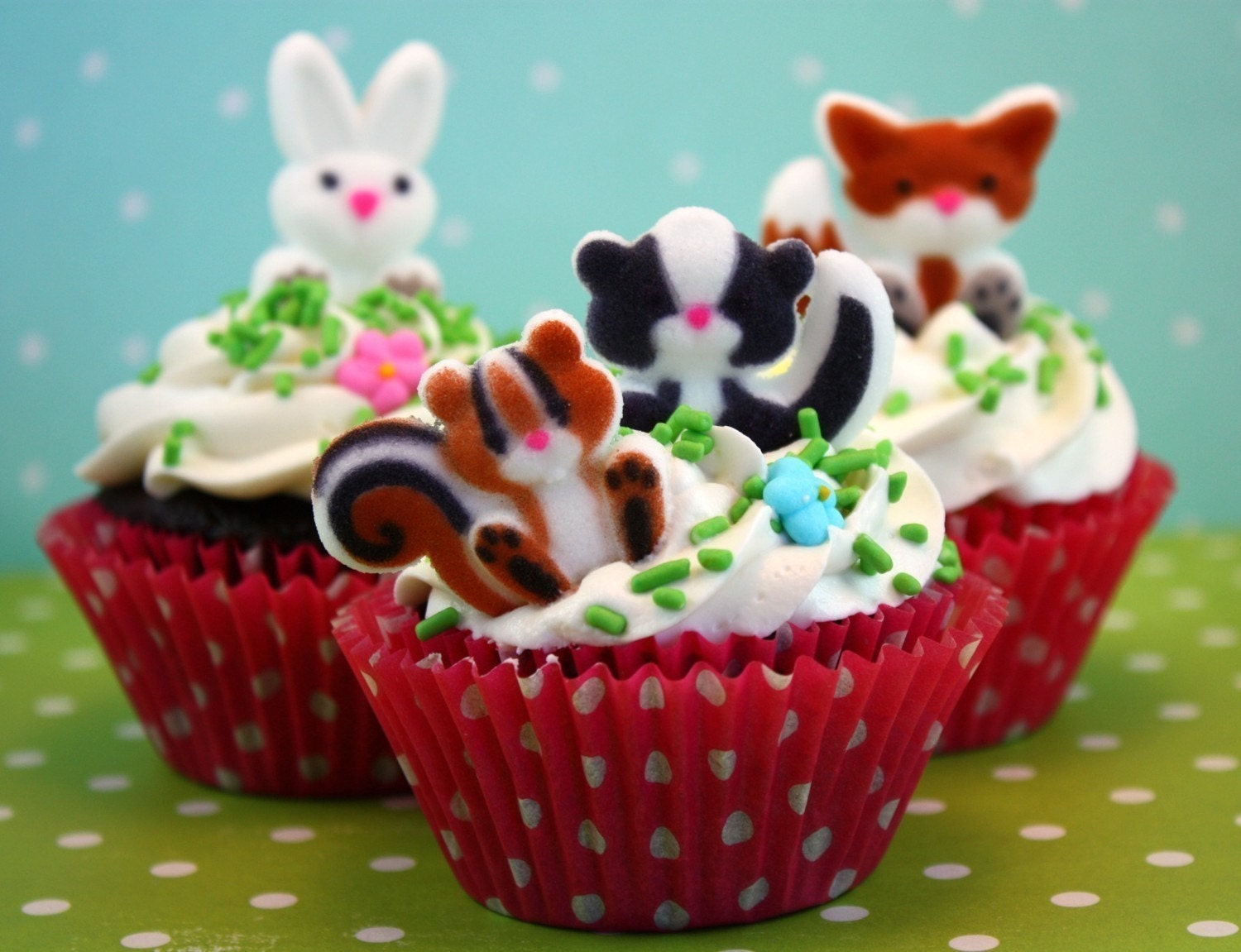 10 Woodland Friends Sugar Decorations for your Desserts