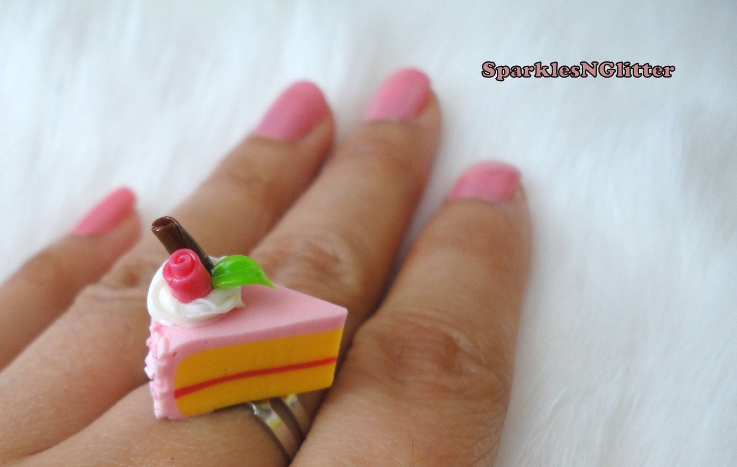 Strawberry Cake Ring