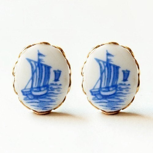 hello sailor . vintage nautical cameo post stud earrings.