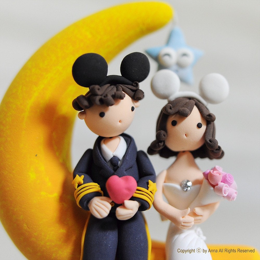 Romantic Wedding cake topper - Mickey, Minnie on the moon