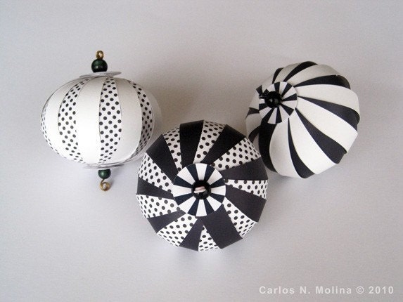 Paper Ornament Kit - Black/White