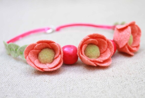 girls felt rose and bead necklace