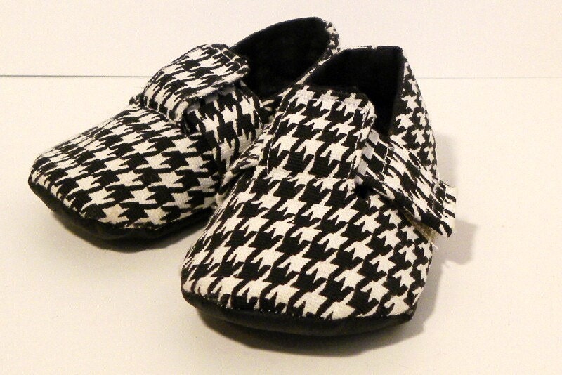 Little London Loafers DIY Sewing Pattern PDF Download Baby Shoes in 6 different sizes 0-18 months