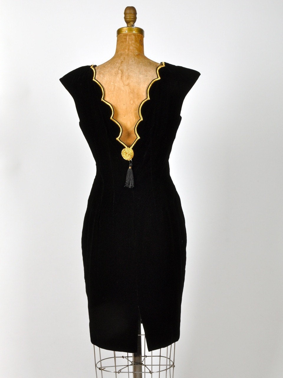 vintage NIPON GOLD SCALLOP edge black velvet dress