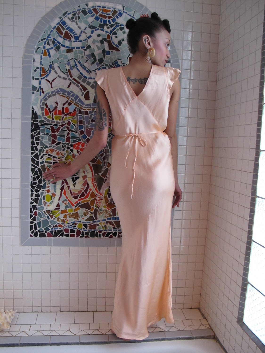 Glamour Goddess 30s 40s Peach Silk Rayon Bias Cut Nightgown M L