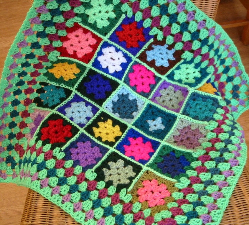How To: Crochet a Granny Square Blanket | Apartment Therapy Ohdeedoh