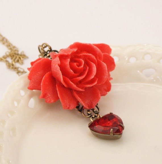 Vintage Heart Vibrant Red Rose Necklace
