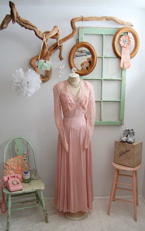 The Jolene- Vintage 1930s 1940s Pale Blush Pink Lace Sweetheart Silk Chiffon Evening Gown Dress Size Small Medium