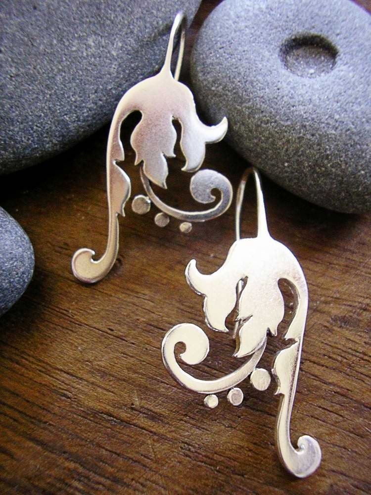 florentine leaf earrings