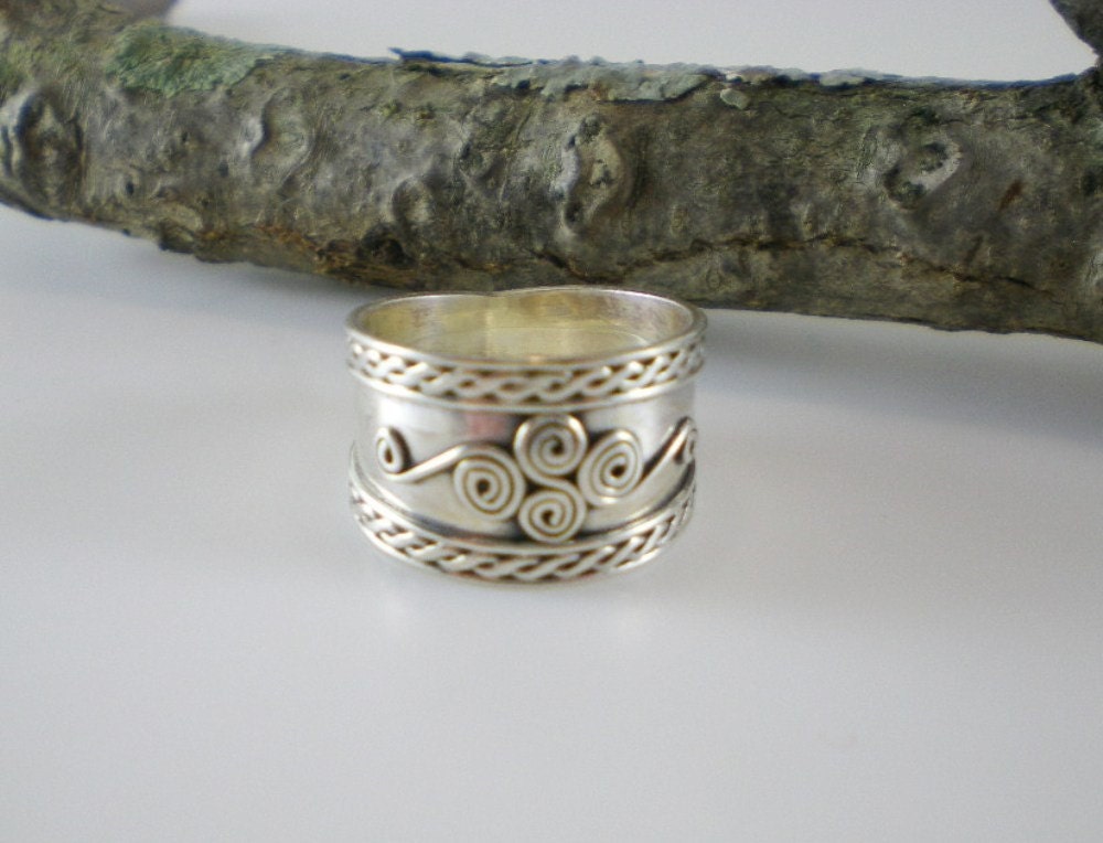 Vintage Sterling Silver Scroll Design Wide Band Ring by paleorama sterling