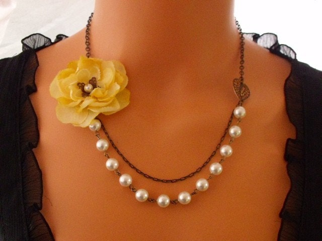 Vintage Soft Yellow Rose Necklace