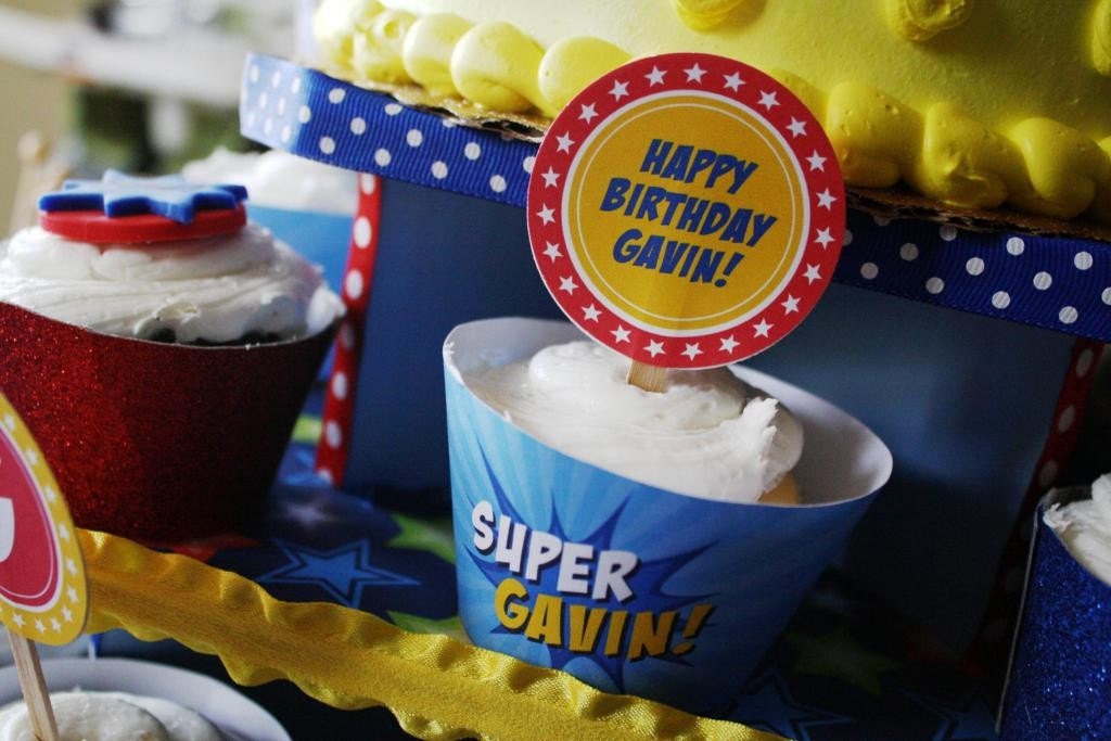 Superhero party - Personalized DIY printable cupcake wrapper and topper set