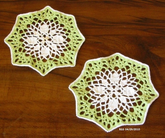 COASTERS White Flower in Spring Green, Doily, Pair, Home Decor