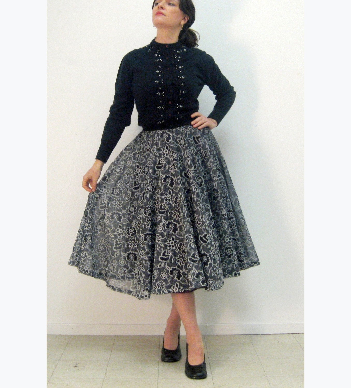 1950s circle skirt GORGEOUS navy and white FLORAL textured VOILE