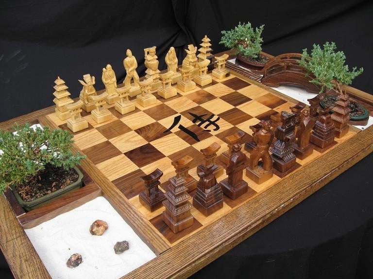 The Samurai Chess Set by Jim Arnold