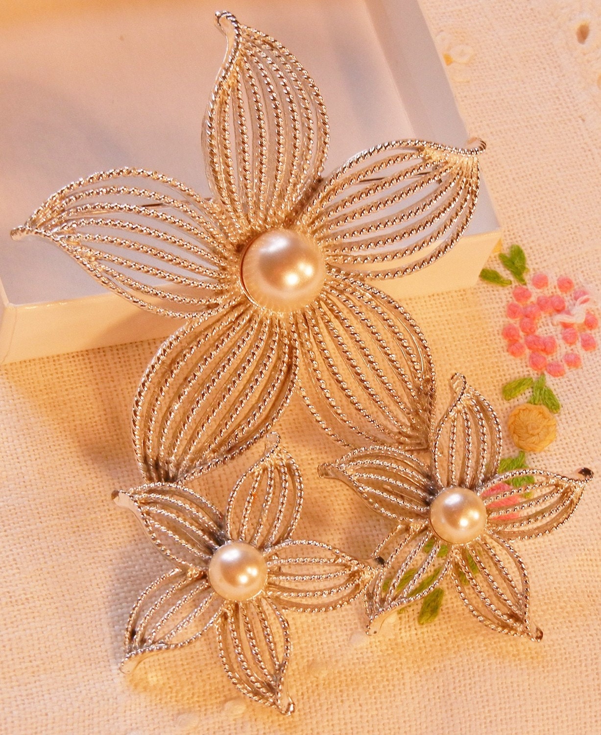 Sarah Coventry Moonflower Demi Parure - 1960s Brooch and Earrings