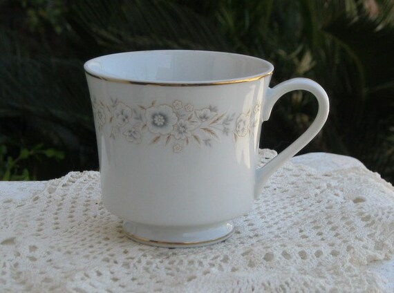 Vintage Diamond China Tea Cup - Winchester Pattern - Made in Japan