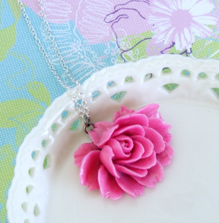 Simple Pink Rose Floral Necklace