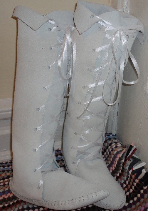 White Wedding Boots. White Wedding suede Elf