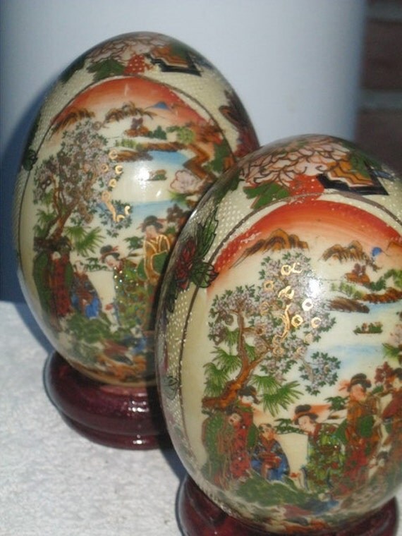 2 Identical Samatsu Ceramic Eggs - Handpainted in China