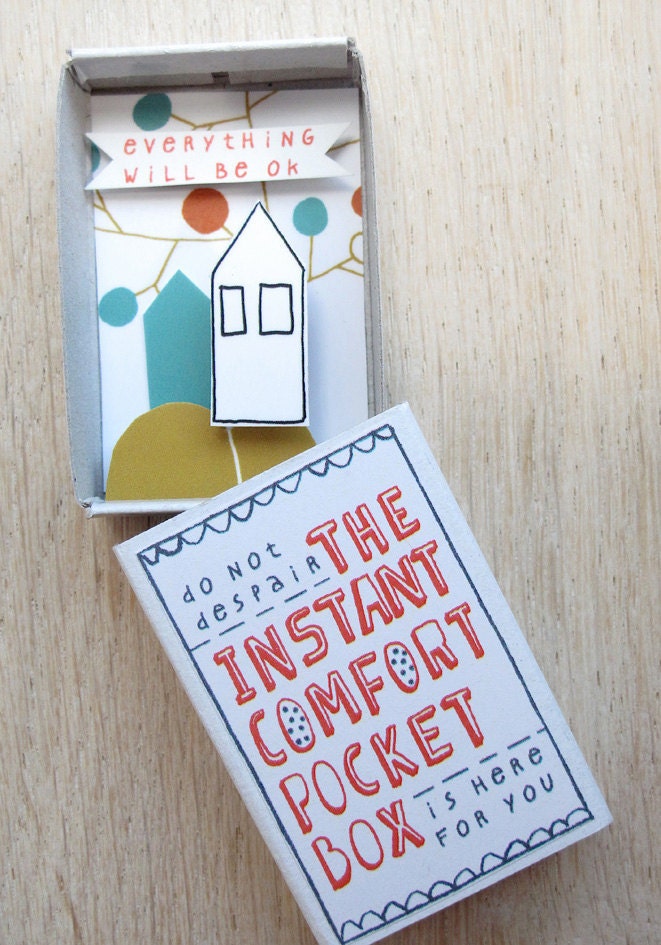 The Instant Comfort Pocket Box - House and apple tree