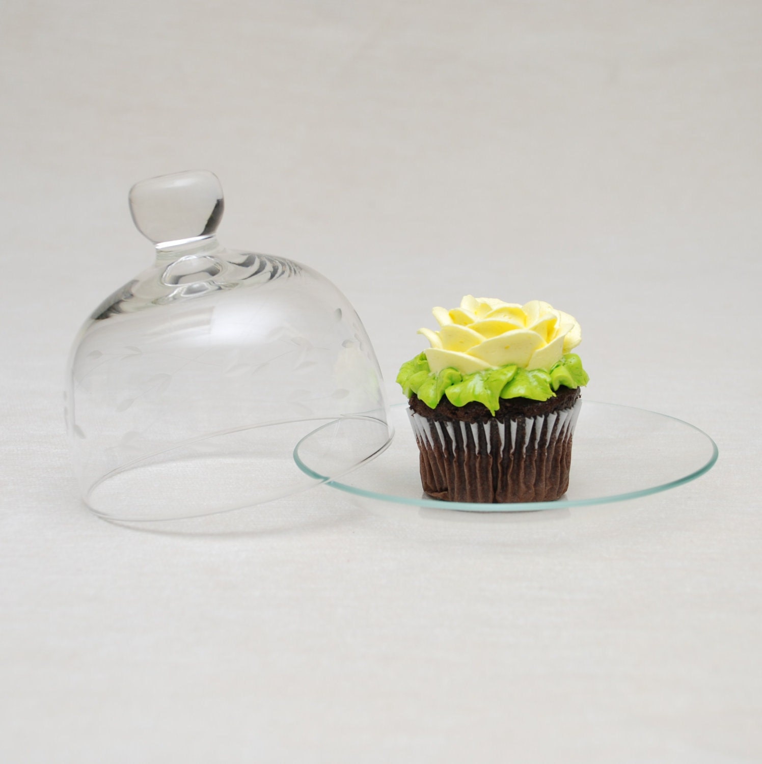 Adorable Cupcake Sized Cake Plate with Glass Dome