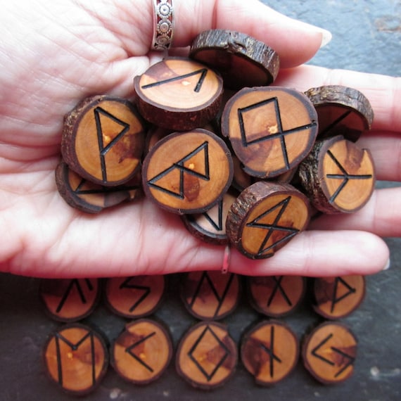 Traditional, Natural, Small/Medium - Apple - Wood Rune Set.