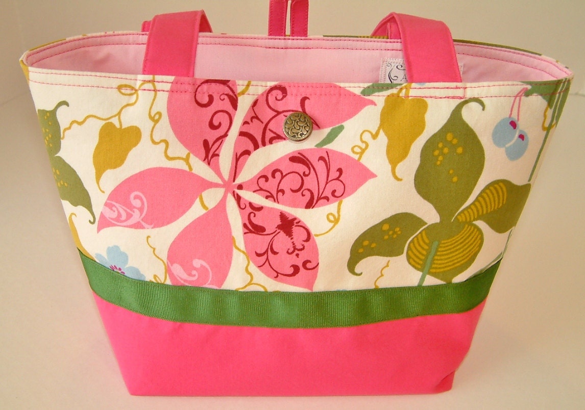 Stylized Pink Lilly Flower Small Size Tote