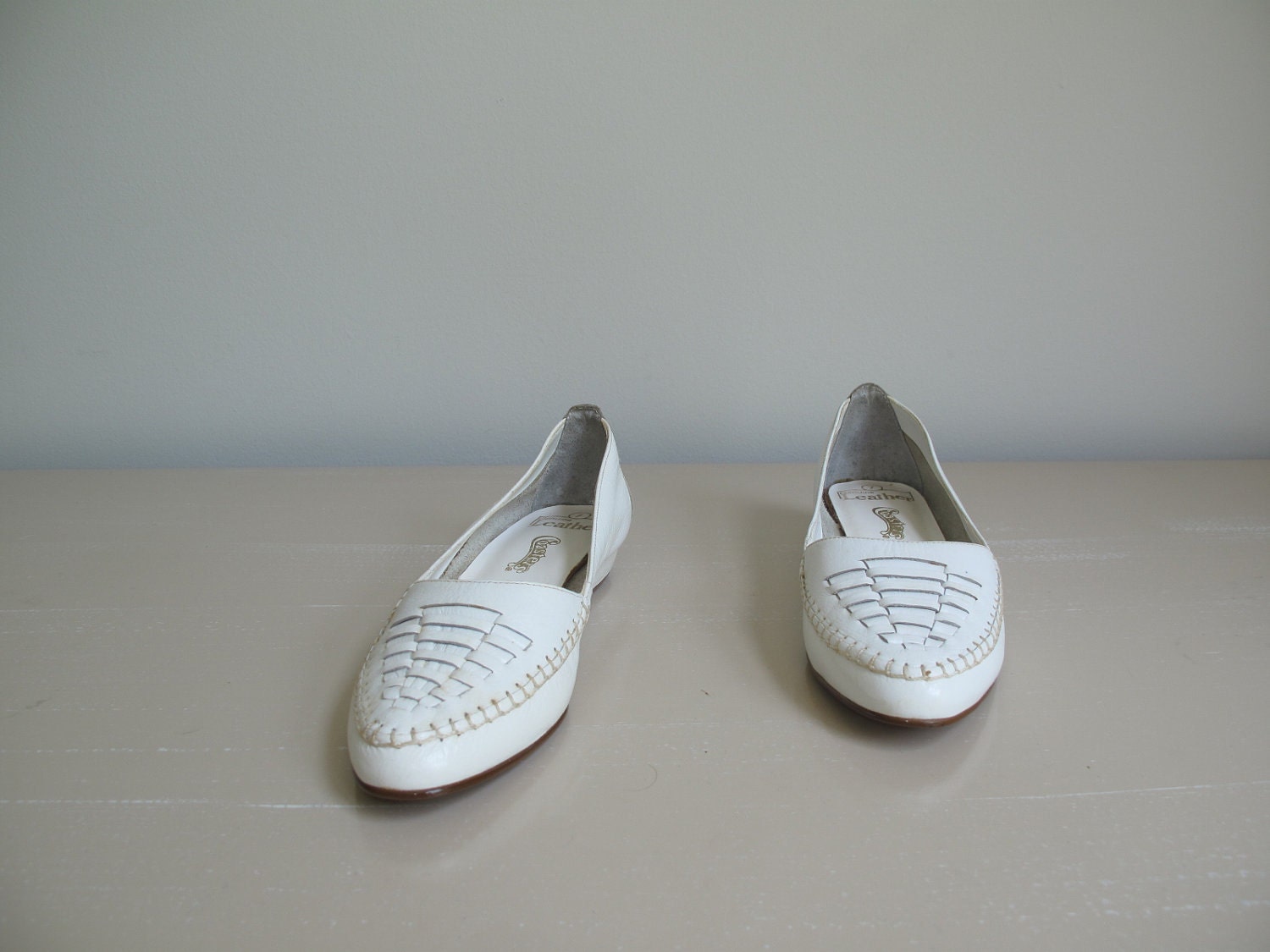 vintage 70's COASTERS white leather huarache sandals