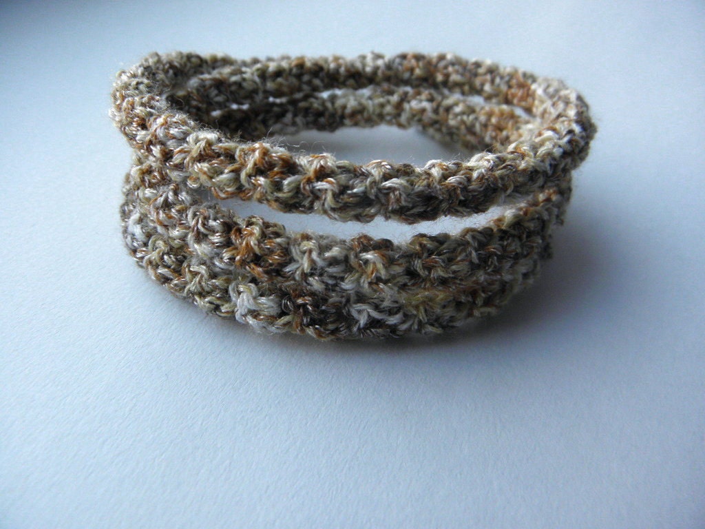 Crocheted bracelet brown gradient