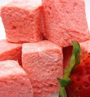 Fresh Strawberry Marshmallows by calabasascandyco