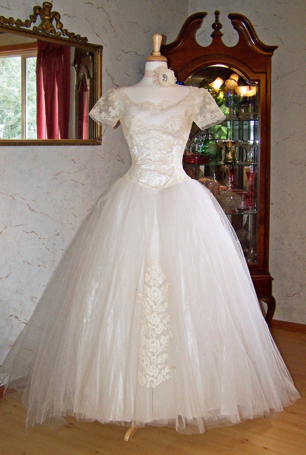 Old Hollywood Style Wedding Dresses