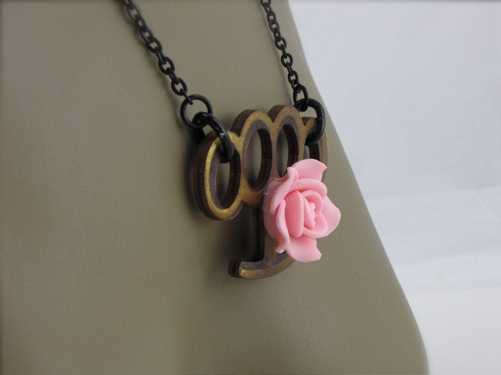 BRASS KNUCKLES NECKLACE THIS SUPER 