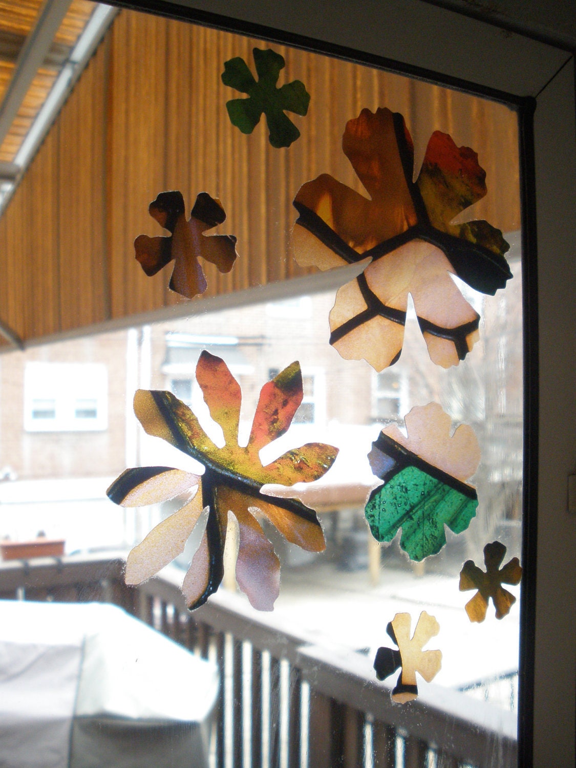 Attactive Vinly Floral Window Decals Multiple Colors  ( Set of 6 ) Window Decor, Window Art, Storm Door, Glass Windows, or Car Windows