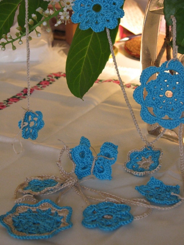 Crochet rustic summer flowers garland - blue-beige colors