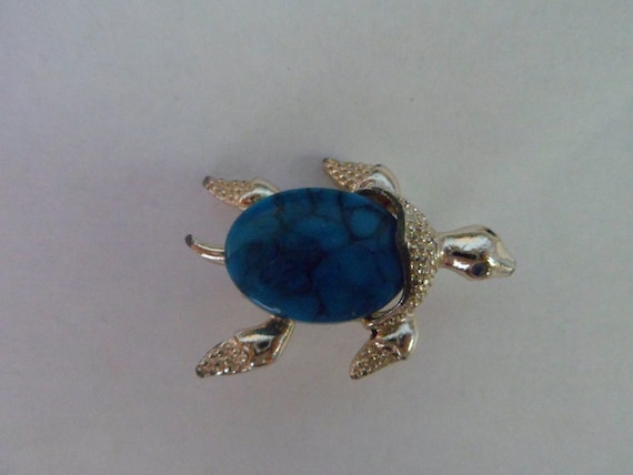 Vintage Silvertone Gerrys Turtle Brooch with Turquoise Stone