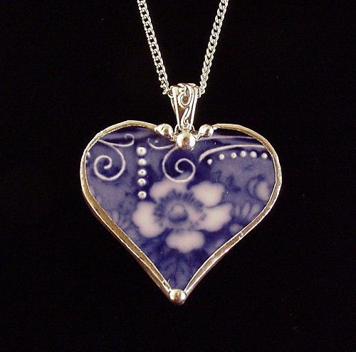 Beautiful antique Flow Blue rose broken china jewelry heart pendant necklace 1880s
