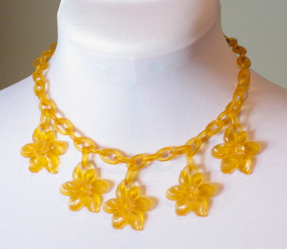 Vintage 1930s Yellow Celluloid Daffodil Necklace