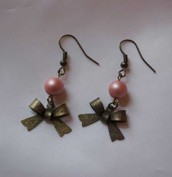 Pink Pearl Bow Earring