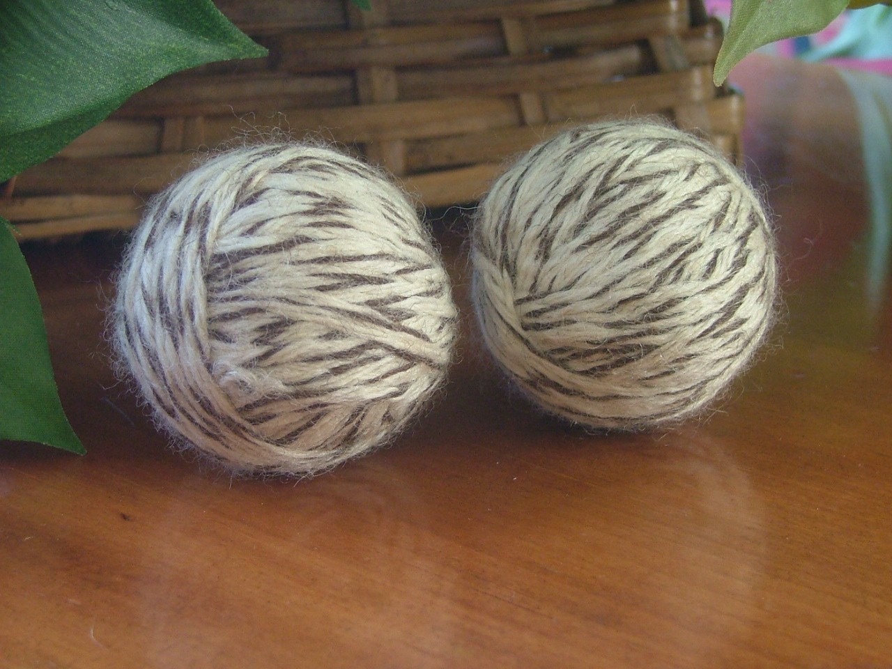 Set of 4 Wool Dryer Balls Eco Friendly Go Green Money Saving FREE SHIPPING